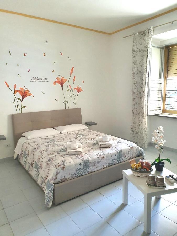 Le tre orchidee Bed & Breakfast Salerno Eksteriør bilde