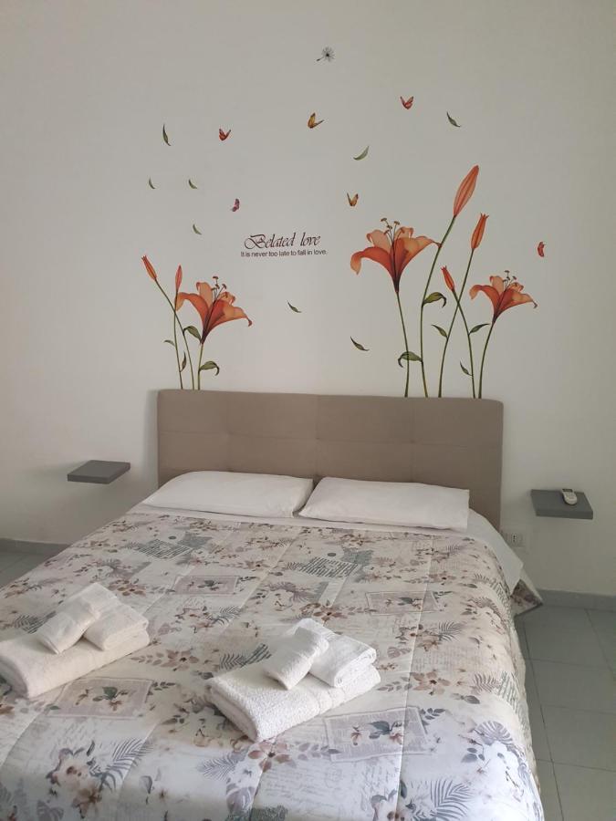 Le tre orchidee Bed & Breakfast Salerno Eksteriør bilde