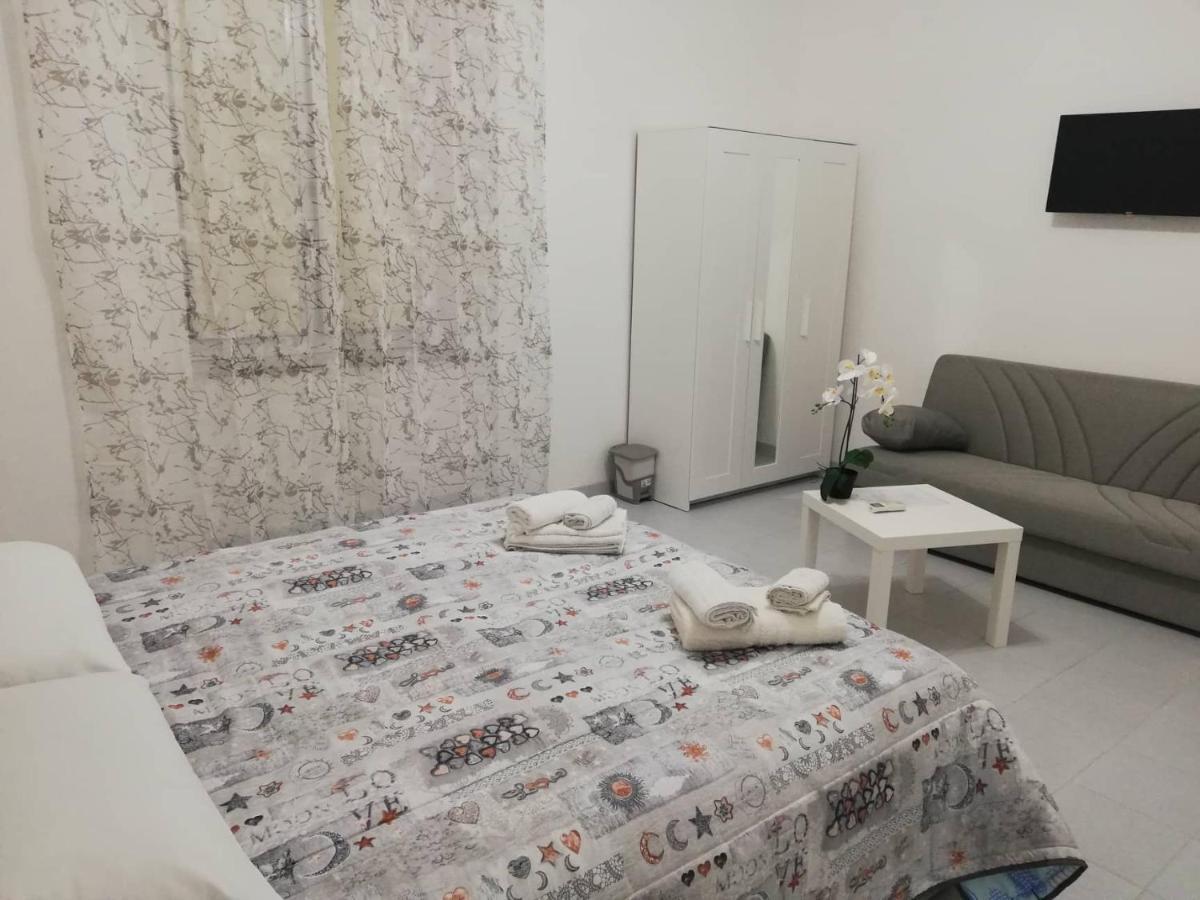 Le tre orchidee Bed & Breakfast Salerno Eksteriør bilde