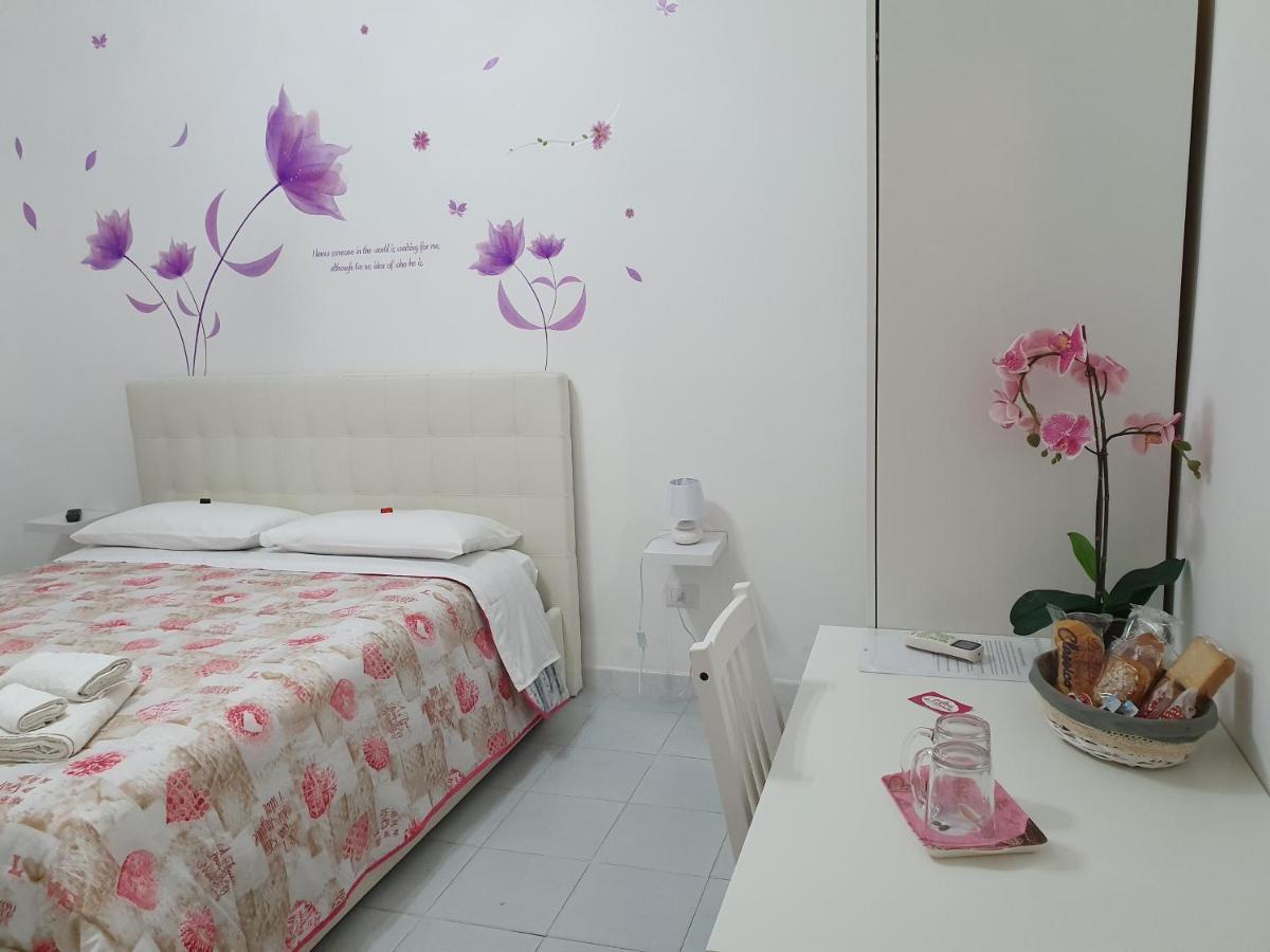 Le tre orchidee Bed & Breakfast Salerno Eksteriør bilde