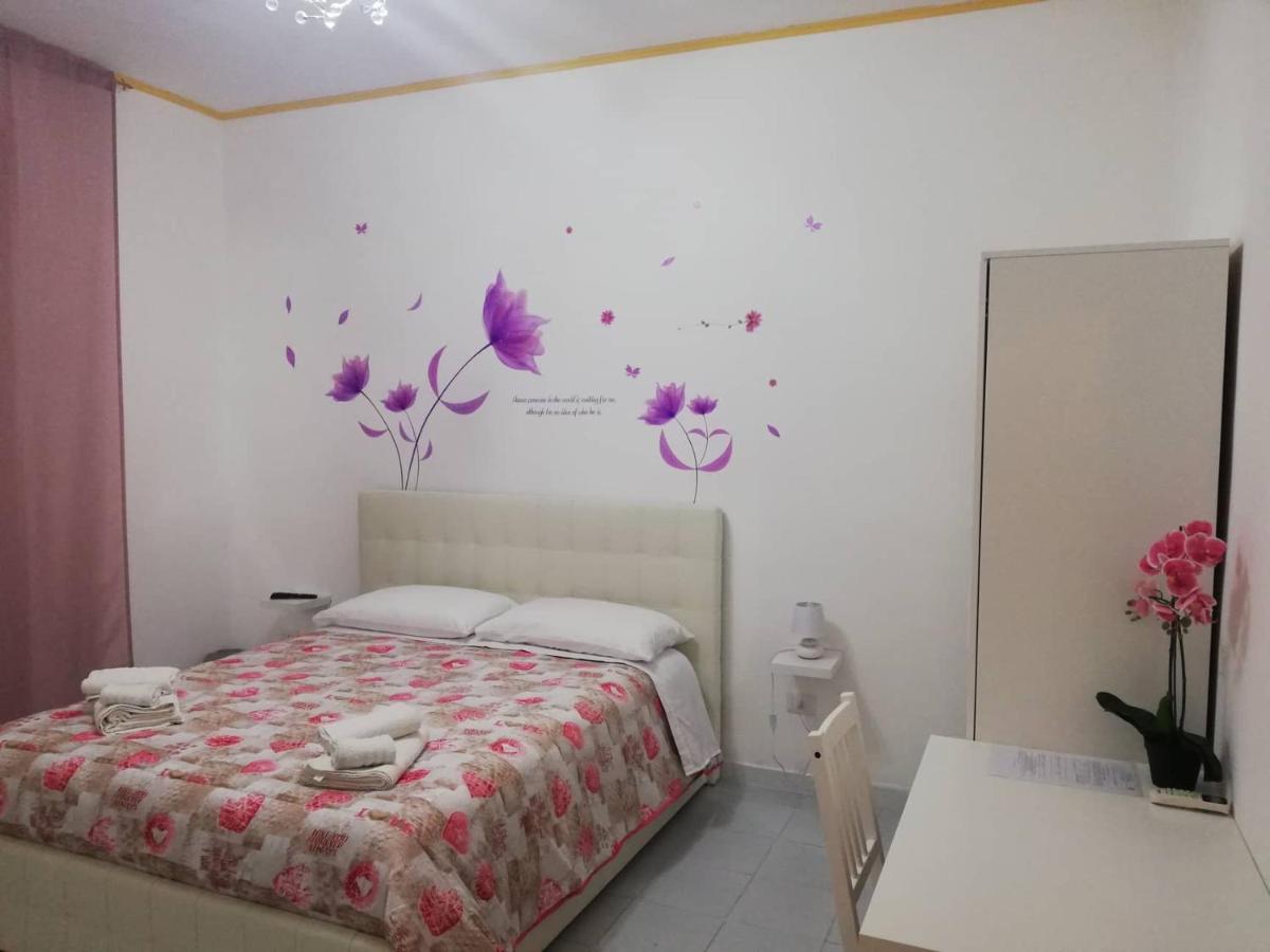 Le tre orchidee Bed & Breakfast Salerno Eksteriør bilde