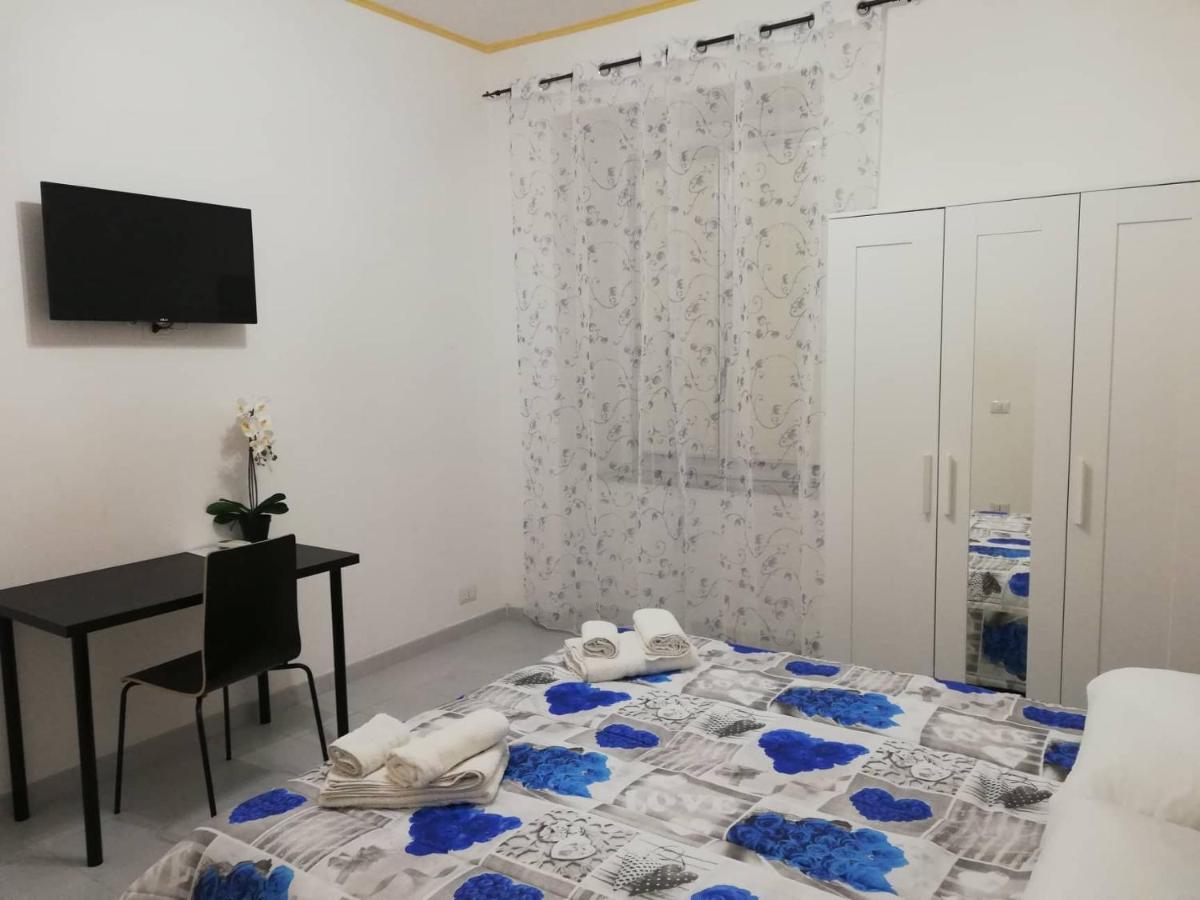 Le tre orchidee Bed & Breakfast Salerno Eksteriør bilde
